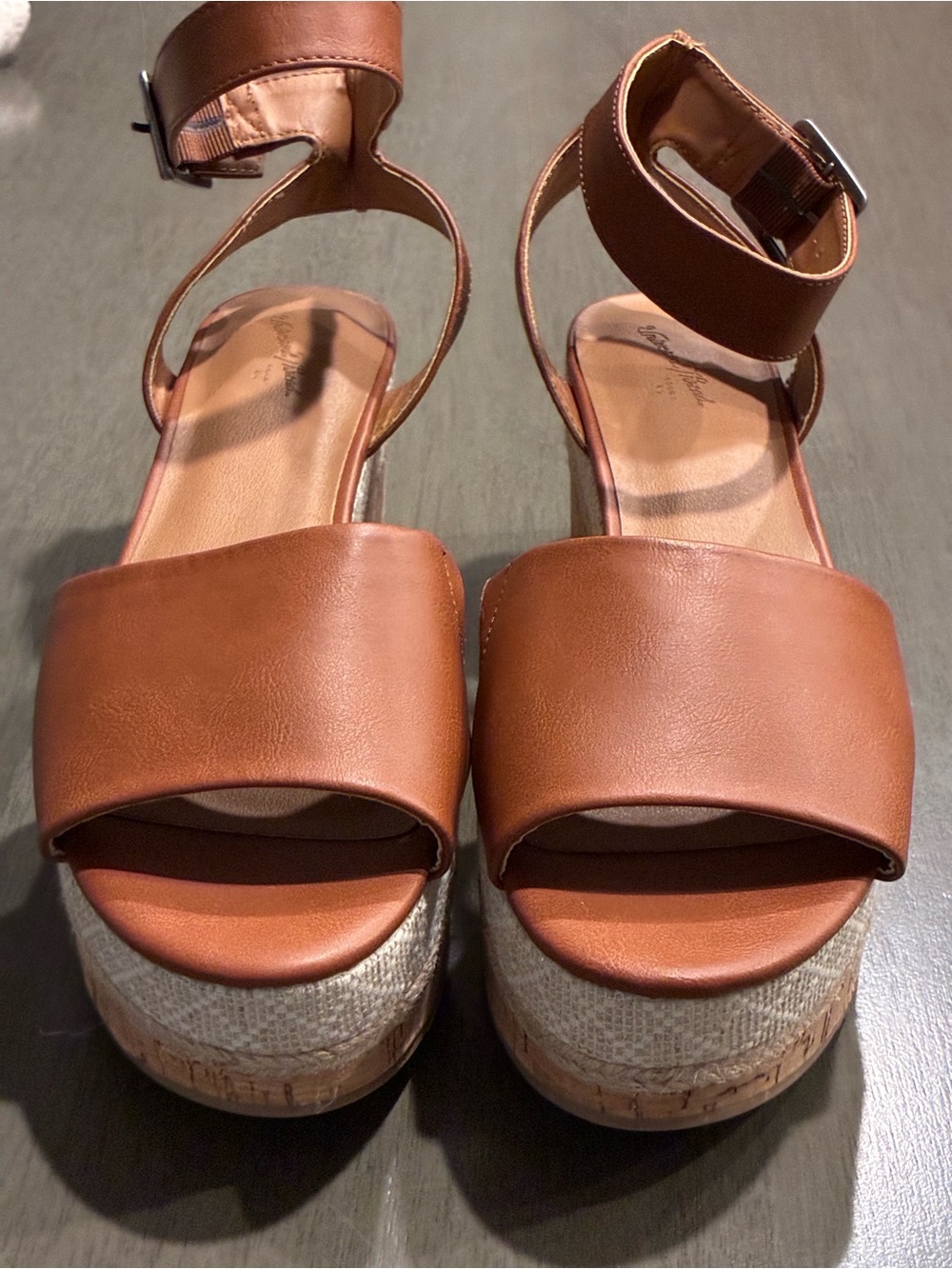 Universal Threads Women's Brown Ankle-Strap Platform Sandals